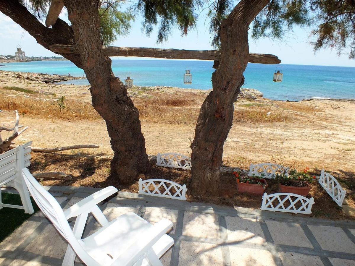 הוילה מרינה די מנקוורסה Casa Fronte Mare מראה חיצוני תמונה