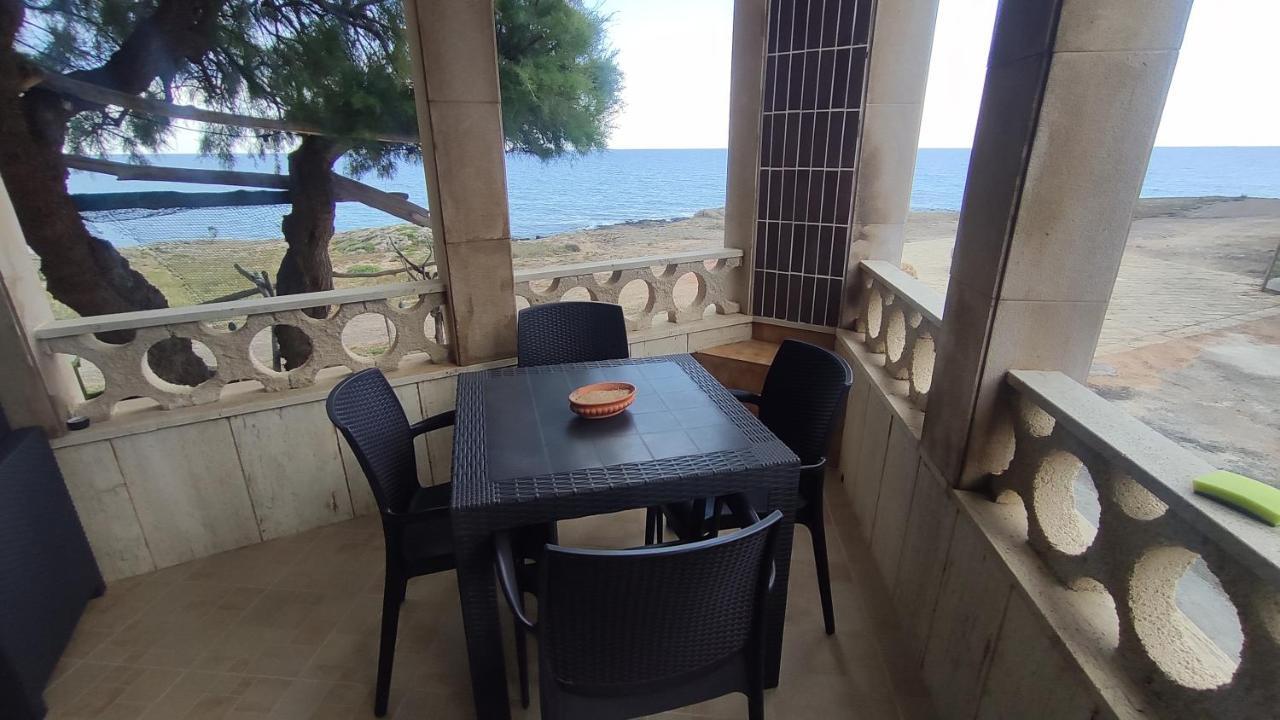הוילה מרינה די מנקוורסה Casa Fronte Mare מראה חיצוני תמונה
