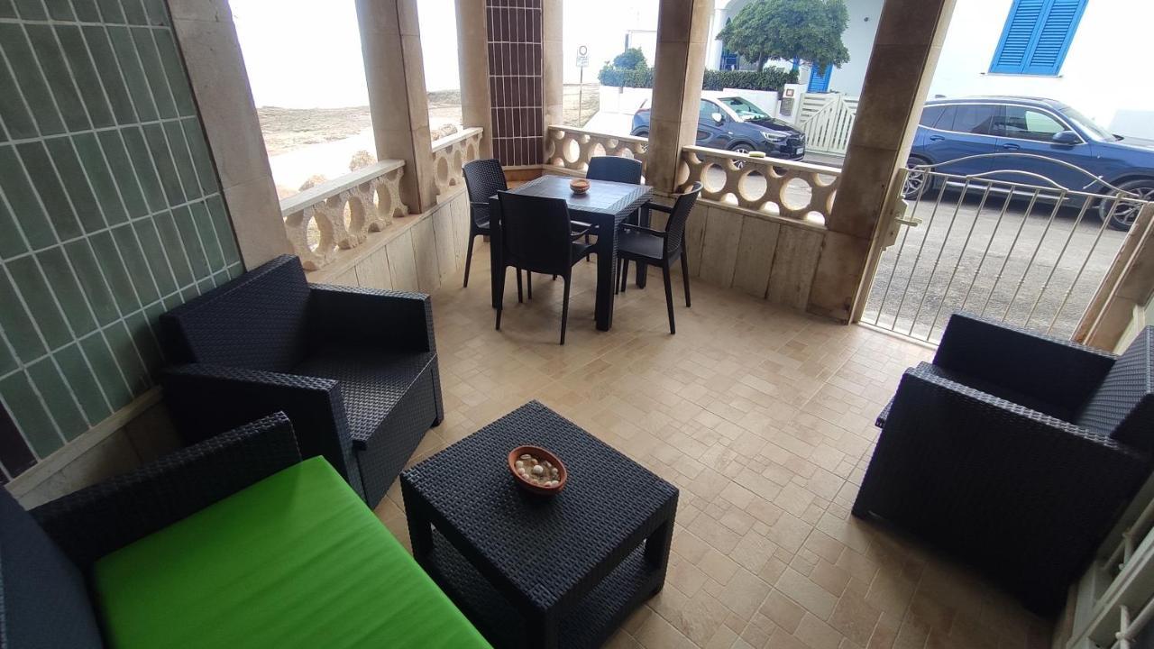 הוילה מרינה די מנקוורסה Casa Fronte Mare מראה חיצוני תמונה